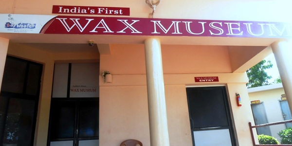 kodaikanal hotels near wax museum 